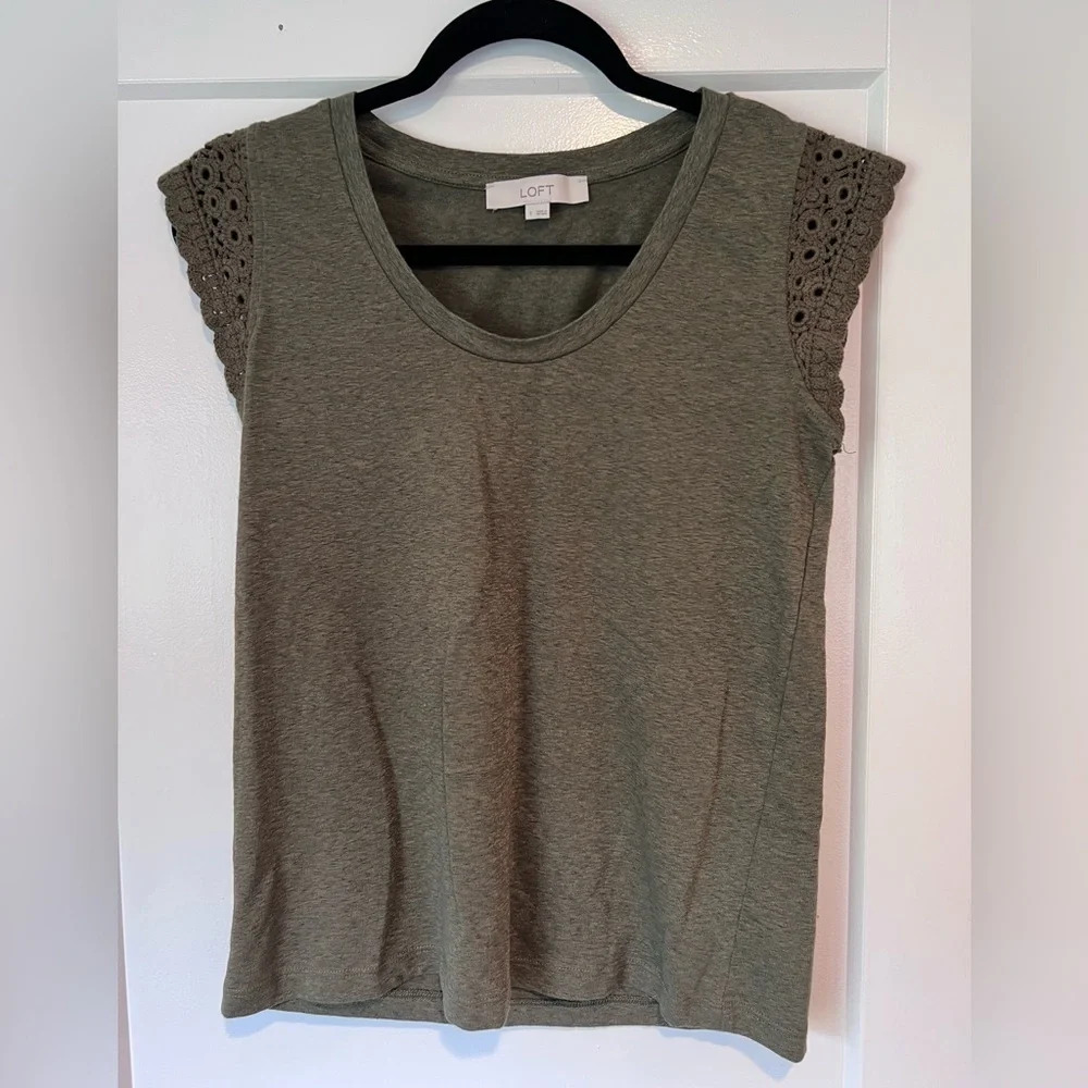 Loft-cap sleeve top - Picture 1 of 3